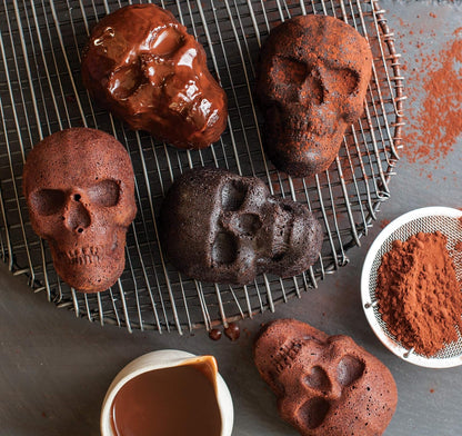 Spooktacular Haunted Skull Cakelet Pan – Perfect for Halloween Baking in Bronze!